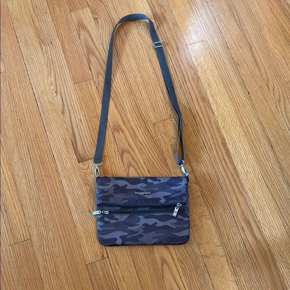 Baggallini Camouflage Crossbody Bag - Gray